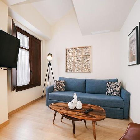Debambu Atarazanas Aparthotel Málaga Eksteriør bilde