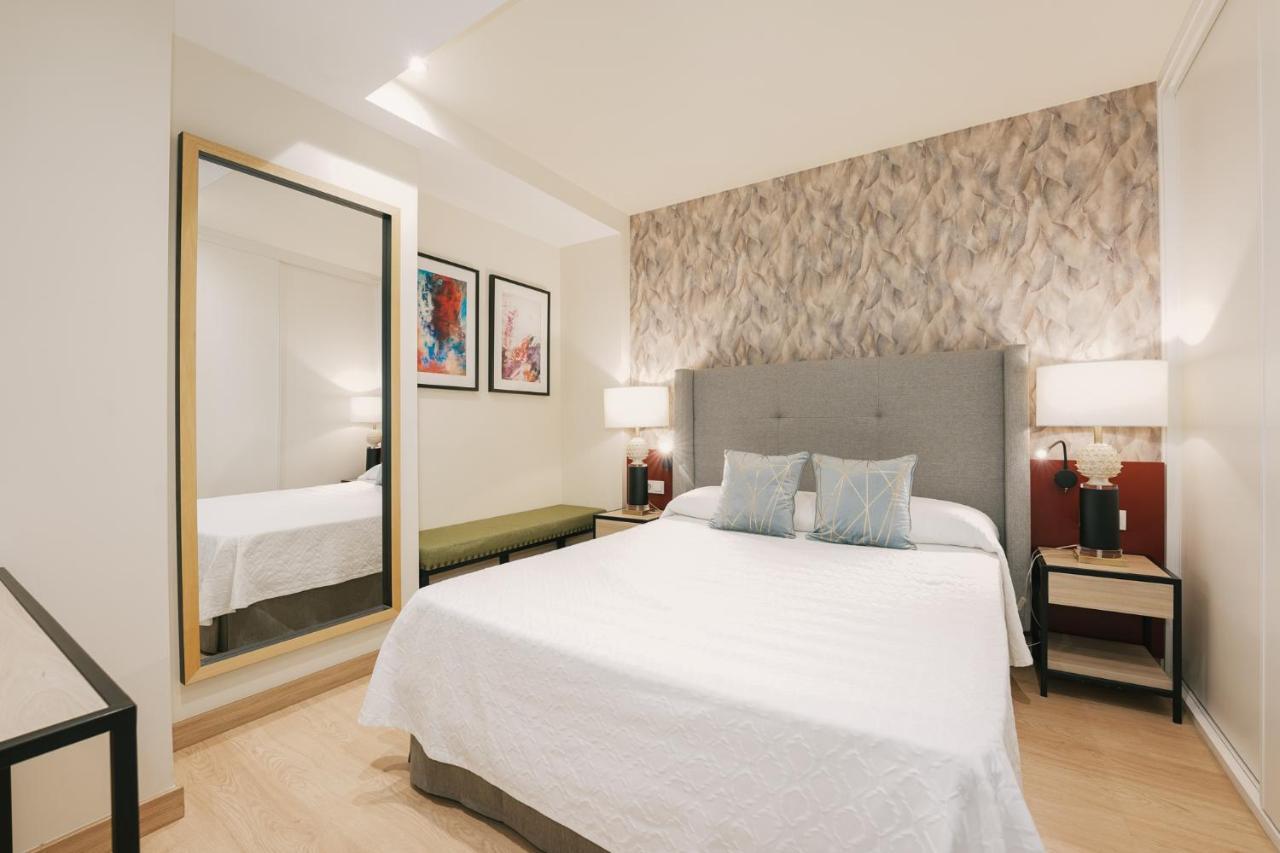 Debambu Atarazanas Aparthotel Málaga Eksteriør bilde
