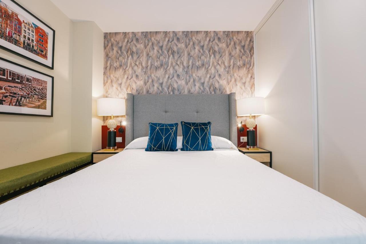 Debambu Atarazanas Aparthotel Málaga Eksteriør bilde