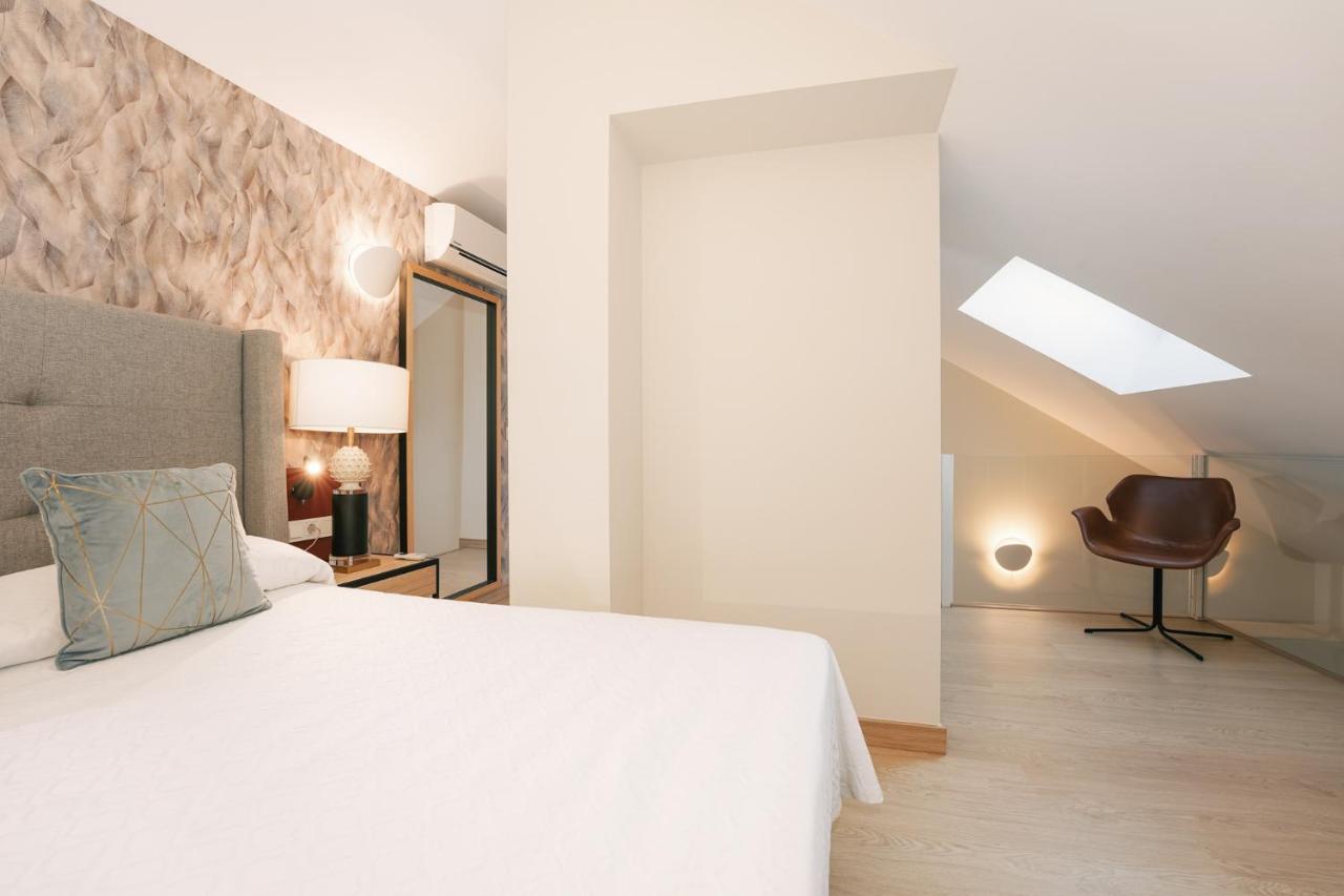 Debambu Atarazanas Aparthotel Málaga Eksteriør bilde